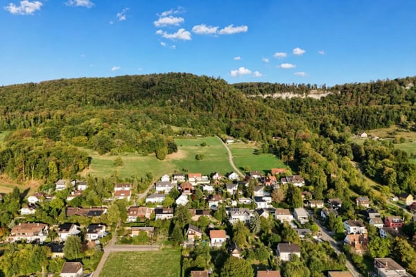 1'507 m2 Bauland an sonniger Lage mit renovationsbedürftigem Einfamilienhaus 18