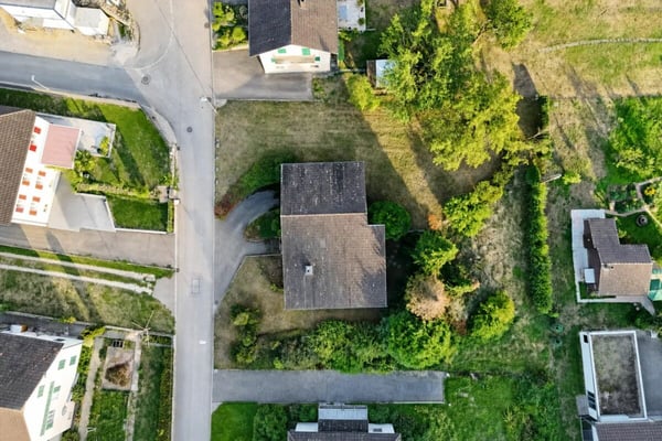 1'507 m2 Bauland an sonniger Lage mit renovationsbedürftigem Einfamilienhaus 17