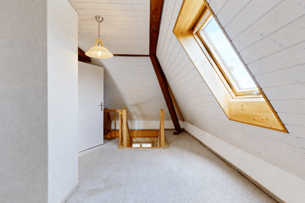 Einfamilienhaus mit Charme und Baulandreserve 13
