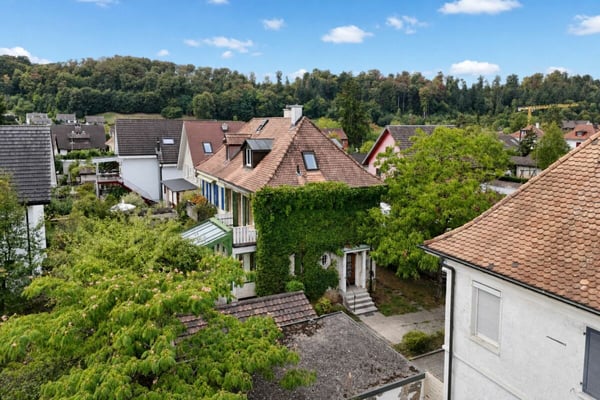 Einfamilienhaus mit Charme und Baulandreserve 23