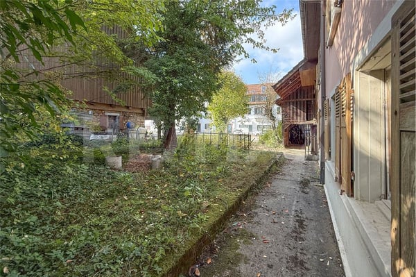 Zentral gelegenes Grundstück mit Altliegenschaft im Dorfkern von Ettingen zu verkaufen 6