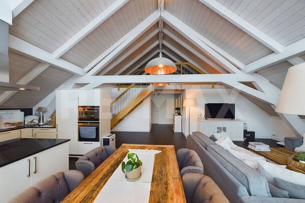 Rarität - Traumwohnung mit grosser Dachterrasse 5