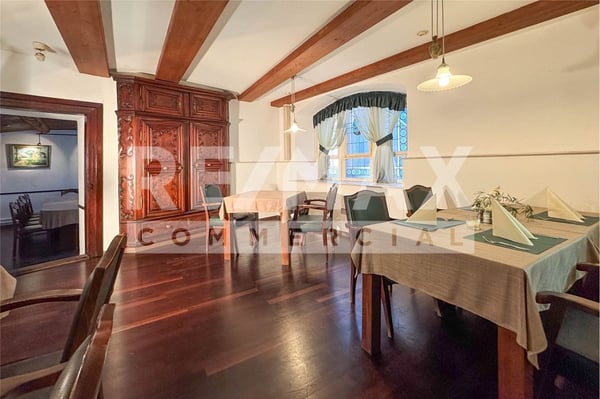 Mitten in der Altstadt am Rhein 6