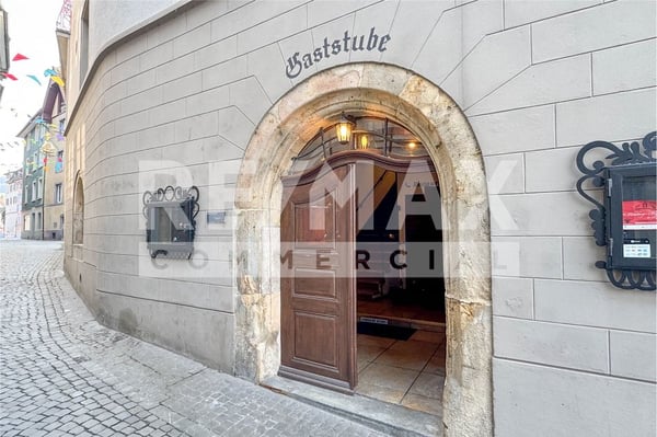 Mitten in der Altstadt am Rhein 2