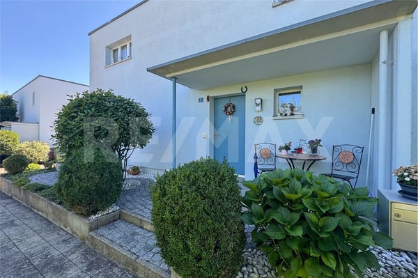 Attraktives 1.5-Zimmer-Reihen-Eckhaus in familienfreundlichem Quartier 7