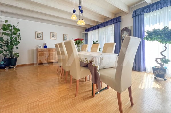 Attraktives 1.5-Zimmer-Reihen-Eckhaus in familienfreundlichem Quartier 3