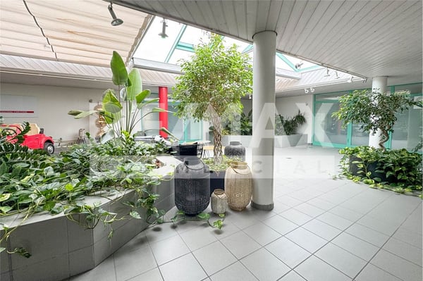 Büro- und Gewerberäume im Attikageschoss 11