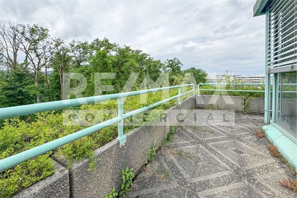 Büro- und Gewerberäume im Attikageschoss 9