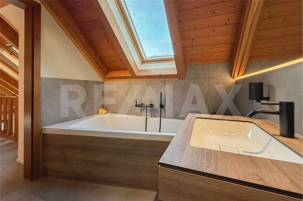 Hochwertig modernisierte Maisonette mit viel Komfort und Raum im Zentrum von Obermumpf zu verkaufen 12