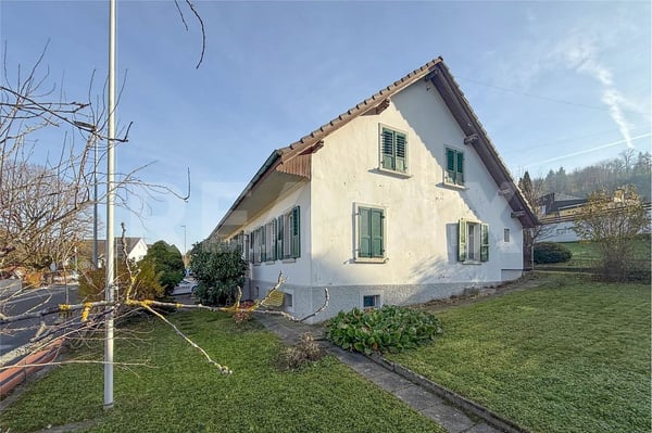 Grosszügiges Grundstück mit attraktiven Entwicklungsoptionen in Zeiningen zu verkaufen 4