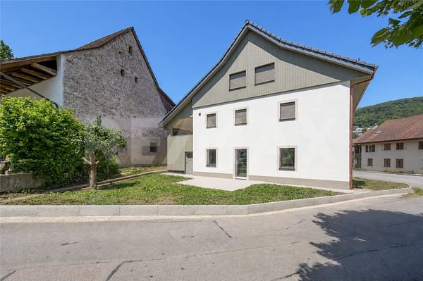 Erstvermietung: Moderne, grosszügige 2.5 Zimmer-Gartenwohnung in Zuzgen zu vermieten 1
