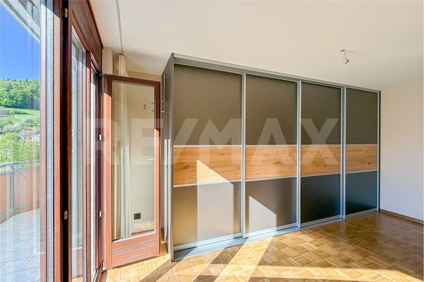 Hochwertig modernisierte Maisonette mit viel Komfort und Raum im Zentrum von Obermumpf zu verkaufen 6