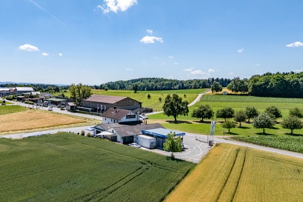 Tankstelle, Shop, Coffee Lounge und Wohnen ein vielseitiges Gesamtko 12