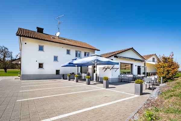 Tankstelle, Shop, Coffee Lounge und Wohnen ein vielseitiges Gesamtko 11