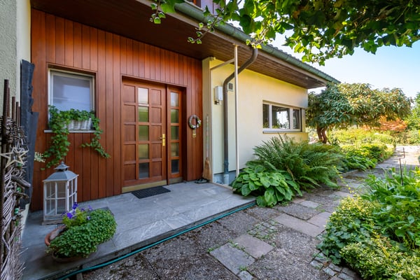 Einfamilienhaus mit separatem Hausteil und wunderschönem Garten 13