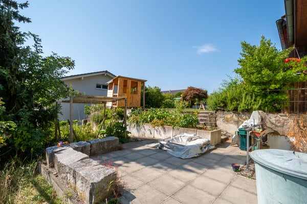 Einfamilienhaus mit separatem Hausteil und wunderschönem Garten 11