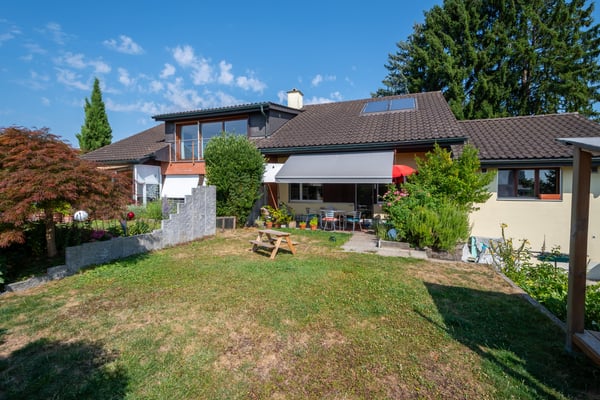 Einfamilienhaus mit separatem Hausteil und wunderschönem Garten 10