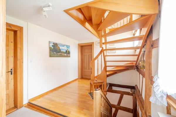 Seenahes Riegelhaus mit historischem Charakter 10