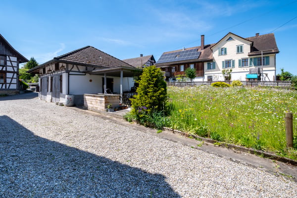 Beeindruckende Liegenschaft mit Potenzial & viel Umschwung 7