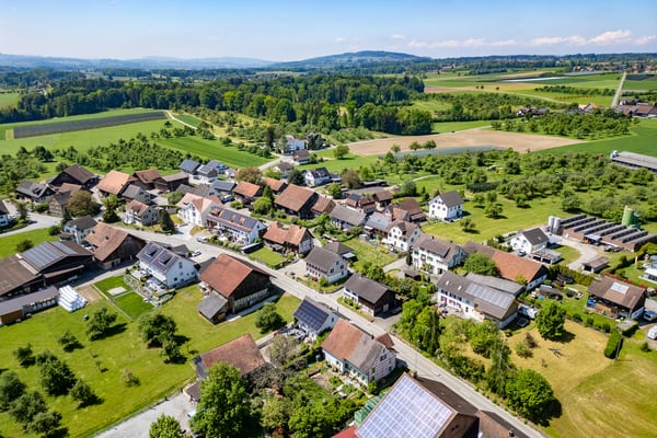 Beeindruckende Liegenschaft mit Potenzial & viel Umschwung 4