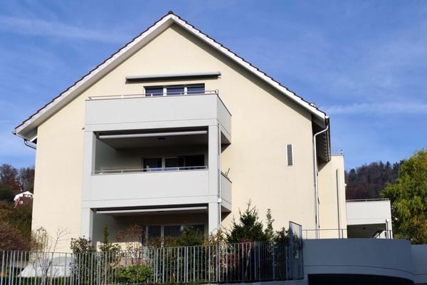 moderne 3.5-Zimmerwohnung in oberster Etage