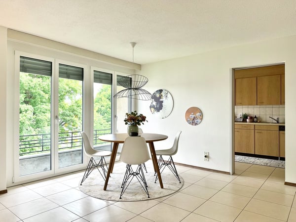 Wohnung verwöhnt Sie mit Abendsonne und Seesicht. Interessiert? Weiterlesen 7