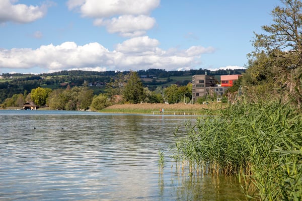 Wohnung verwöhnt Sie mit Abendsonne und Seesicht. Interessiert? Weiterlesen 17