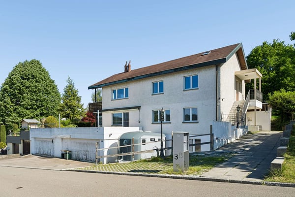 Zweifamilienhaus mit 5.5 und 4.5 Zimmerwohnung 1