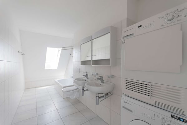 Helle und grosszügige 4½-Zimmerwohnung 6