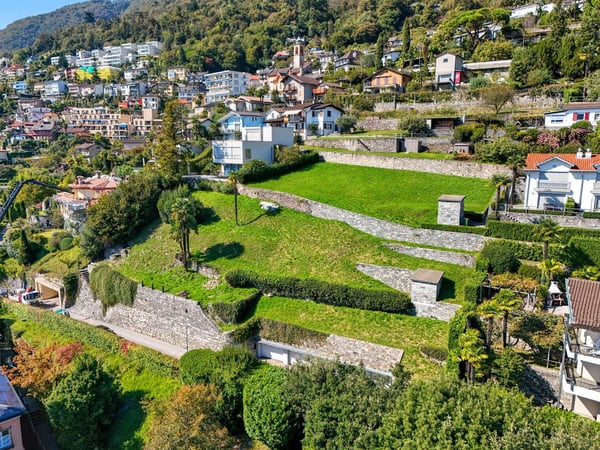 Bauland mit 180 See-und Fernsicht / Terreno edificabile con vista panoramica a 180 sul lago e sui dintorni 6