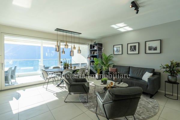 ORSELINA - Ampio 1.5 locali al piano attico con vista lago imprendibile 3