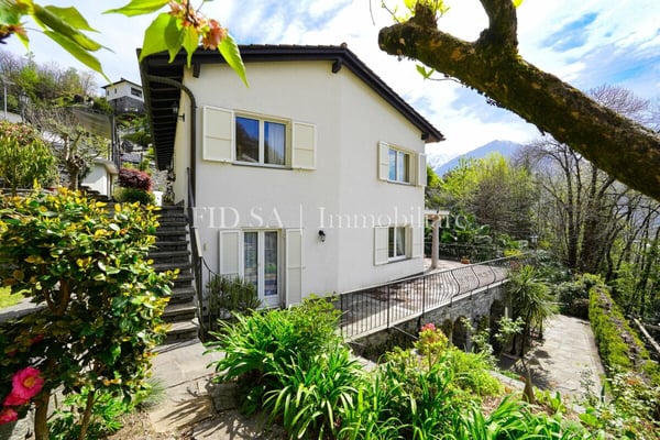 Casa indipendente in splendida posizione collinare - natura, sole e privacy
