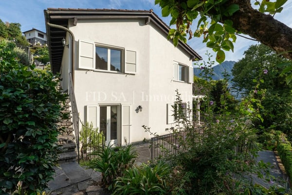 Casa indipendente in splendida posizione collinare - natura, sole e privacy
