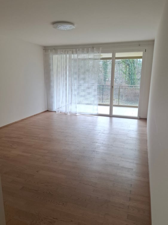 Moderne 3.5-Zimmer-Wohnung mit Balkon in Grellingen 4