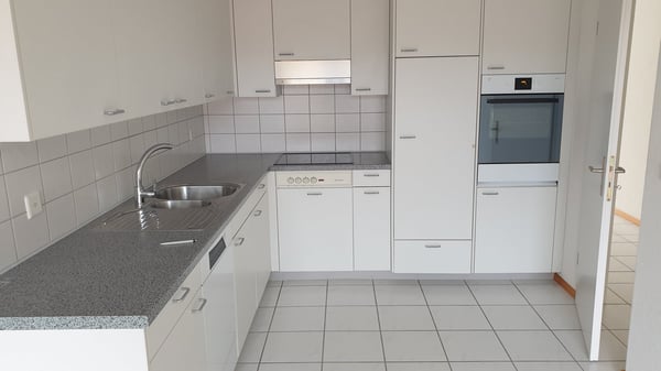 Helle 3.5- Zimmerwohnung mit 2 Balkone 2