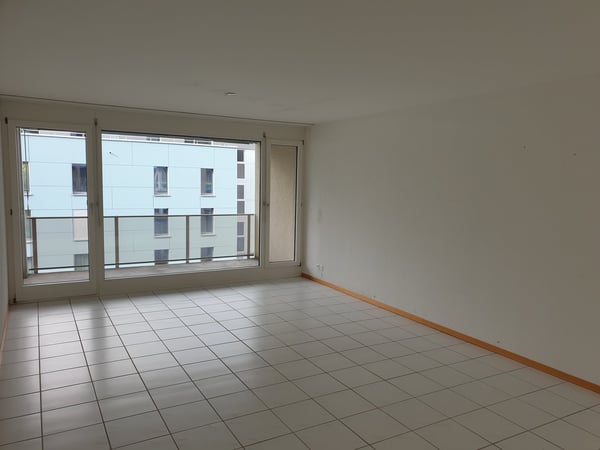 Helle zentral gelegene 4.5 Zimmerwohnung im 3. OG 5
