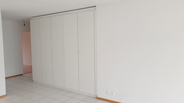 Helle zentral gelegene 4.5 Zimmerwohnung im 3. OG 7