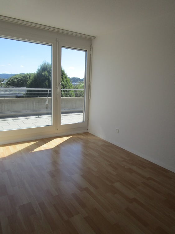 5.5-Zimmer-Attikawohnung mit Terrasse und Weitsicht in Oftringen 8