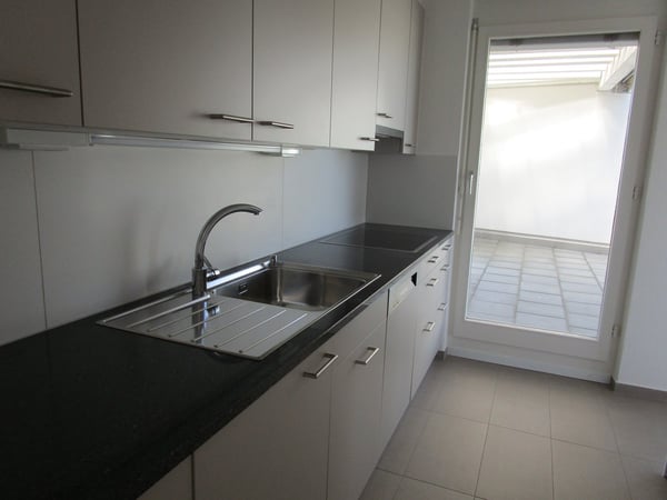 3.5-Zimmer-Attikawohnung mit neuer Küche 6
