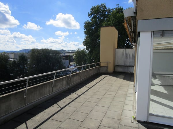 3.5-Zimmer-Attikawohnung mit neuer Küche