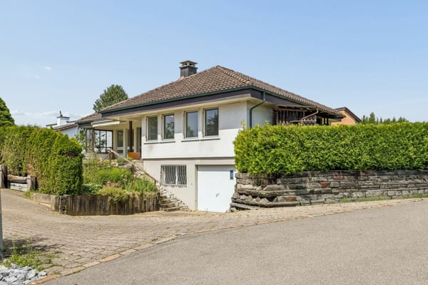 Freistehendes Einfamilienhaus auf grosszügigem Grundstück mit Entwicklungspotenzial 4