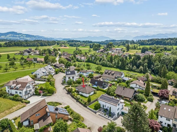 Freistehendes Einfamilienhaus auf grosszügigem Grundstück mit Entwicklungspotenzial 2