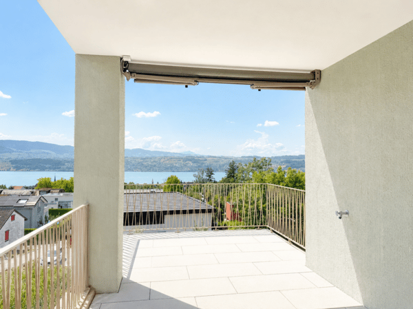 Neue 3.5 Zimmer Attika-Wohnung mit grosser Loggia und atemberaubender Aussicht auf See und Alpenpanorama 3
