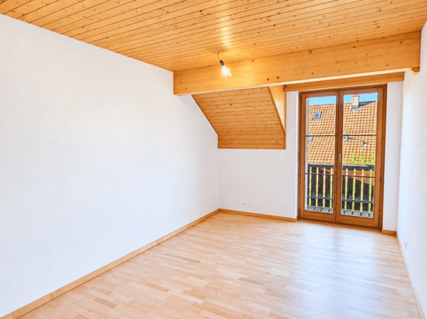 Grosszügige, teilsanierte Maisonette-Wohnung mit Sonnenterrasse an ruhiger Lage zu vermieten 6