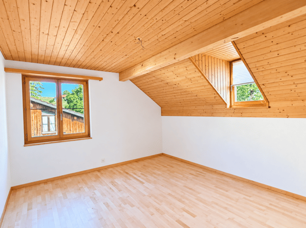 Grosszügige, teilsanierte Maisonette-Wohnung mit Sonnenterrasse an ruhiger Lage zu vermieten 5