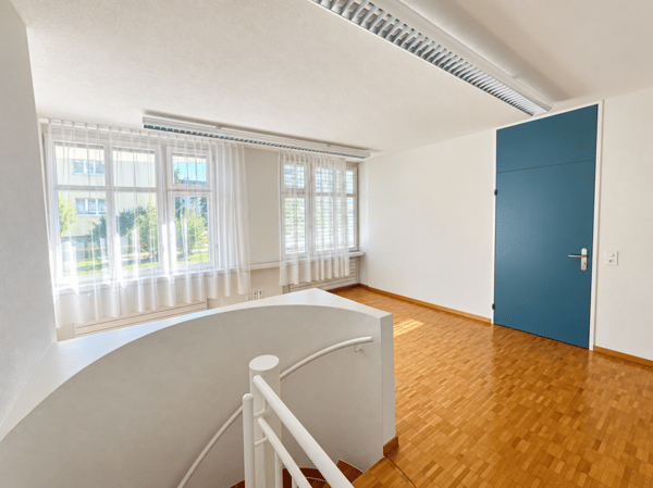 Vielseitig nutzbarer, heller Gewerbe-/Büroraum auf zwei Etagen 3