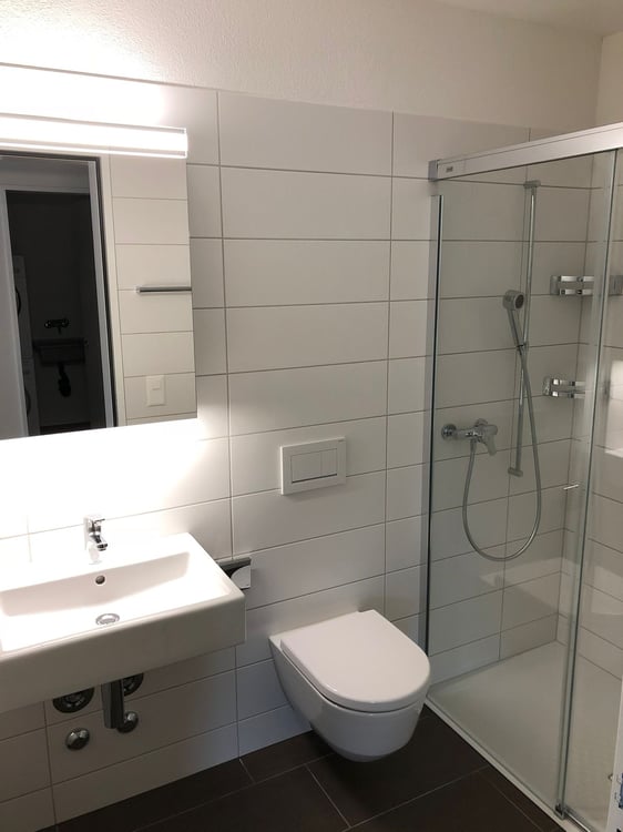 Moderne und grosse Wohnung an idyllischer Lage mit wunderschöner Aussicht 8