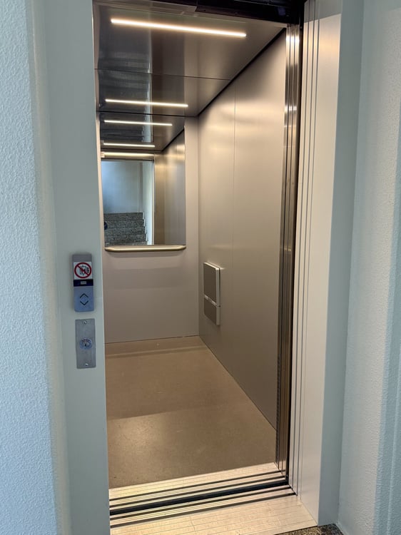 Helle 5-Zimmerwohnung an ruhiger und zentraler Lage in Zürich-Albisrieden 19