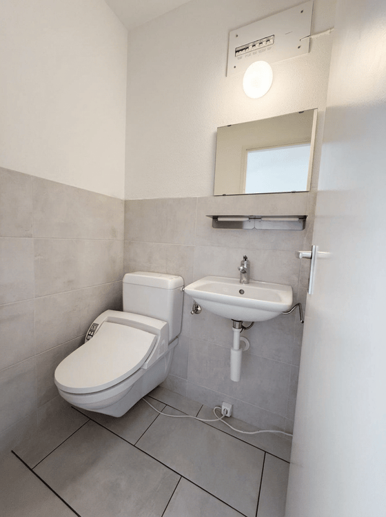 Helle 5-Zimmerwohnung an ruhiger und zentraler Lage in Zürich-Albisrieden 16
