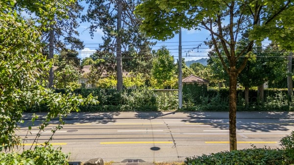 Gartenwohnung mit grossem Sitzplatz im beliebten Kreis 3 10